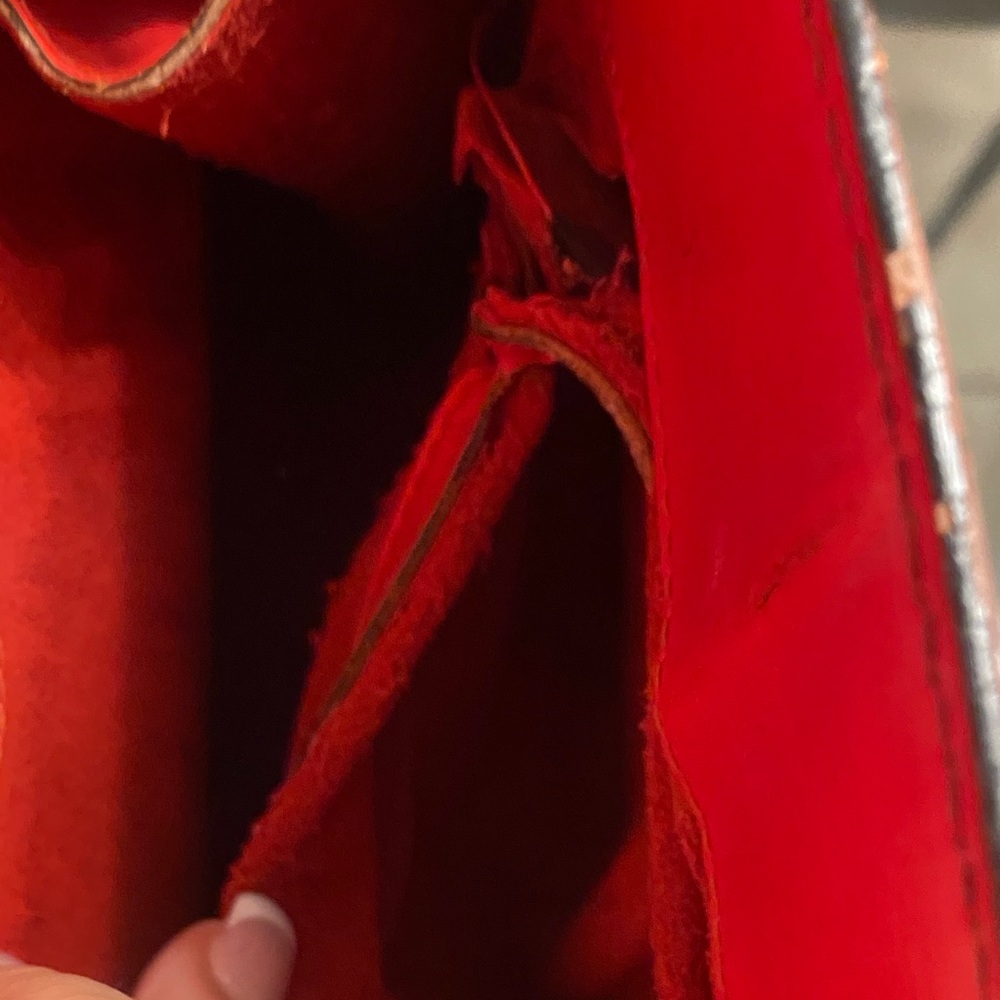 Elegant Red L V Women's Bag - Picture 9 of 16